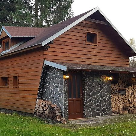 Chata Pod Skalou Valaska Exterior photo
